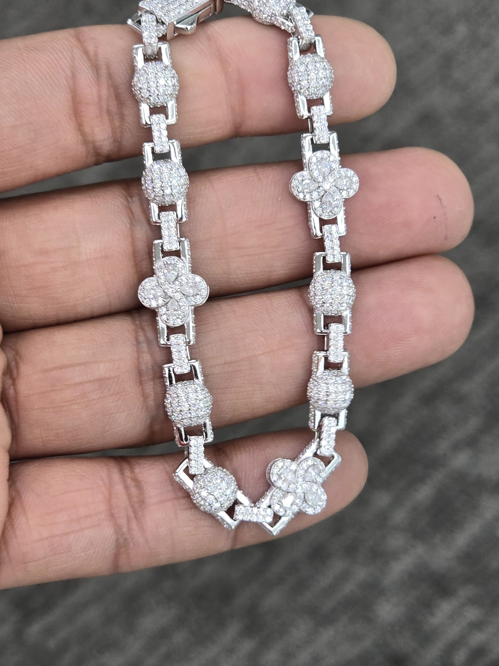 925 Sterling Silver Moissanite Diamond Clover Style Bracelet